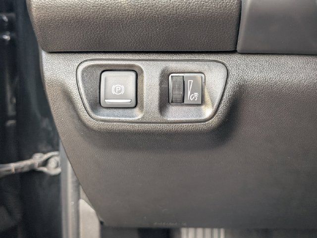 Used 2021 GMC Acadia SLE w/ Driver Convenience Package FWD image 17