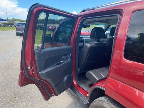 Used 2012 Jeep Liberty Limited Jet w/ Comfort/Convenience Group AWD/4WD image 15
