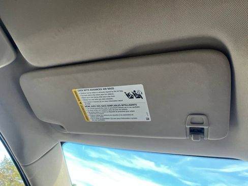 Used 2020 Buick Enclave Essence FWD image 36