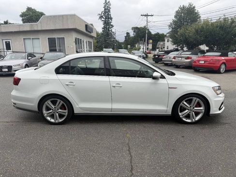 Used 2017 Volkswagen Jetta GLI FWD image 8