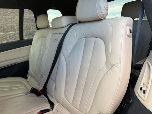Used 2021 BMW X7 xDrive40i w/ Executive Package image 50
