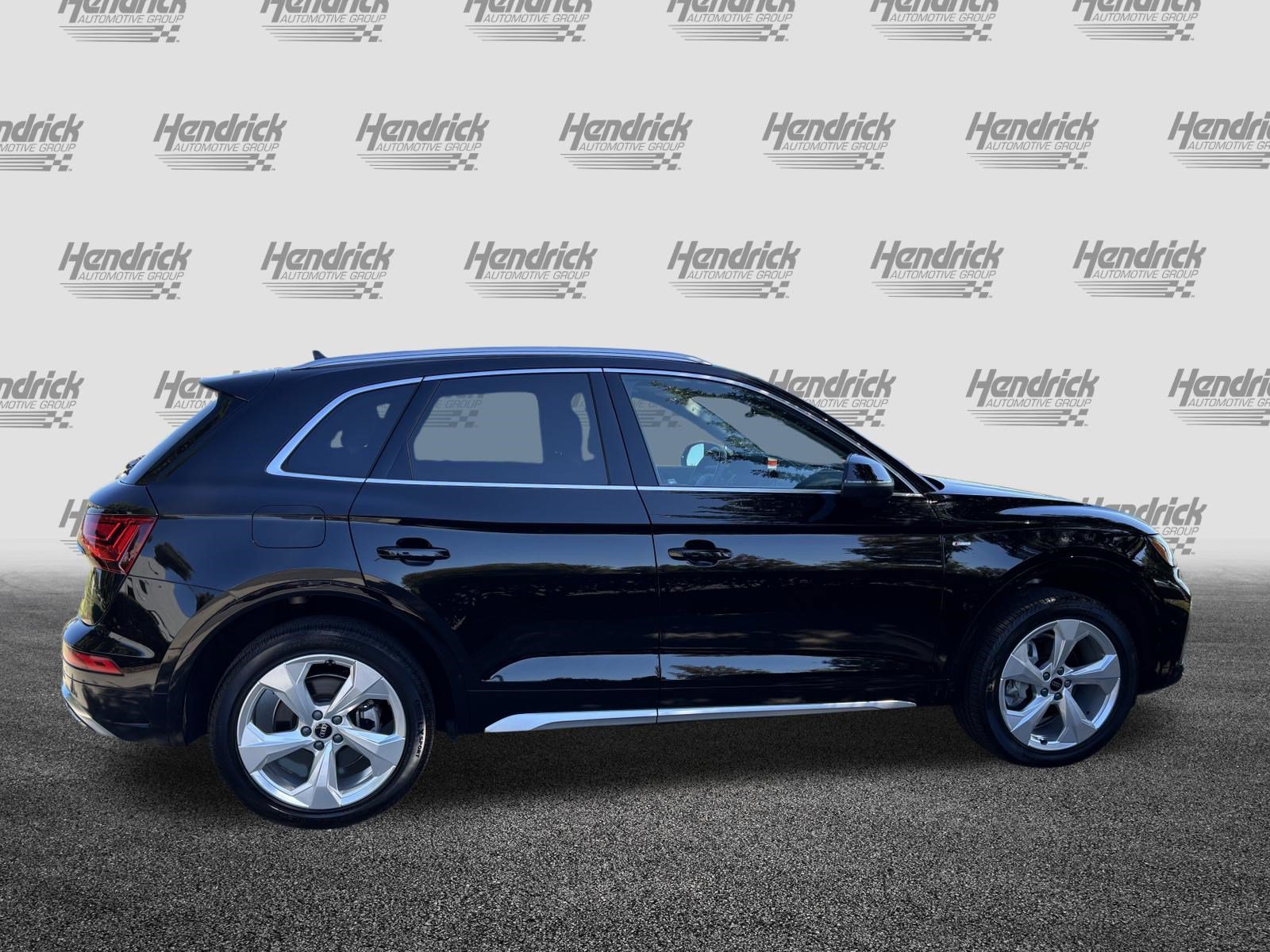 Certified 2023 Audi Q5 2.0T Premium Plus w/ Premium Plus Package AWD/4WD image 11