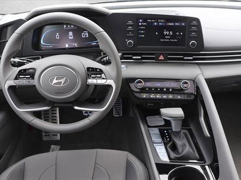 New 2026 Hyundai Elantra SEL Sport FWD image 24