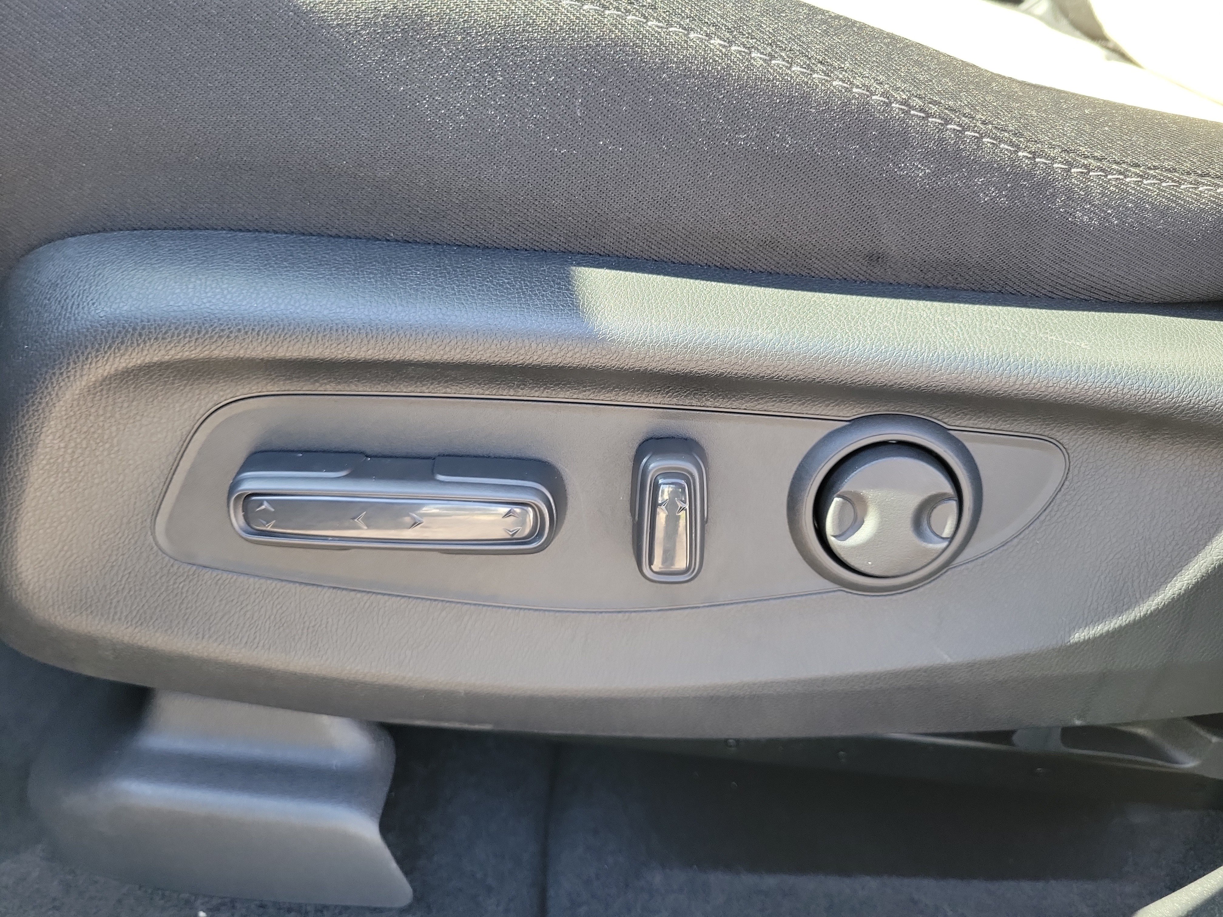Used 2025 Honda CR-V EX image 19