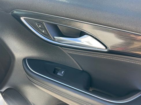 Used 2023 Buick Envision Essence image 30