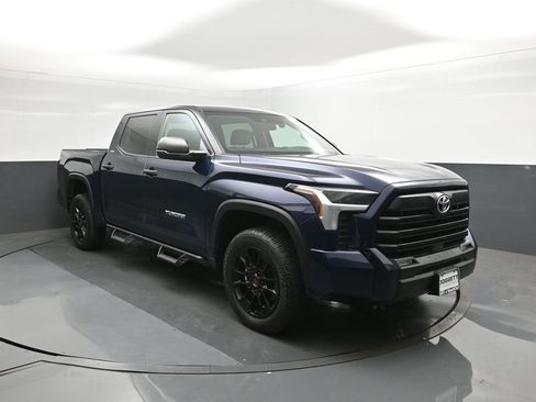 Used 2023 Toyota Tundra SR5 AWD/4WD image 17