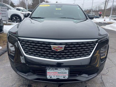 Used 2025 Cadillac XT4 Premium Luxury image 7