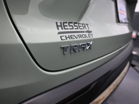 Used 2024 Chevrolet Trax ACTIV w/ Sunroof Package FWD image 28