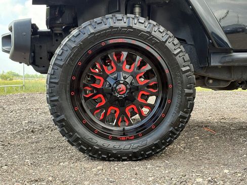 Used 2016 Jeep Wrangler Unlimited Rubicon AWD/4WD image 10