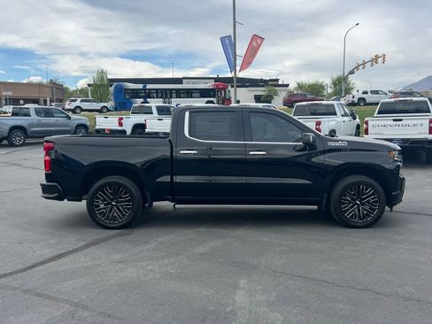 Used 2022 Chevrolet Silverado 1500 High Country w/ Technology Package AWD/4WD image 4