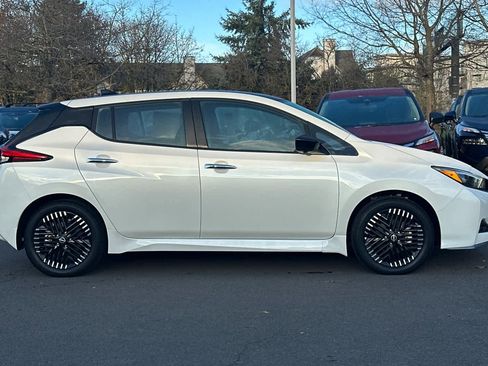 New 2025 Nissan Leaf SV Plus image 8