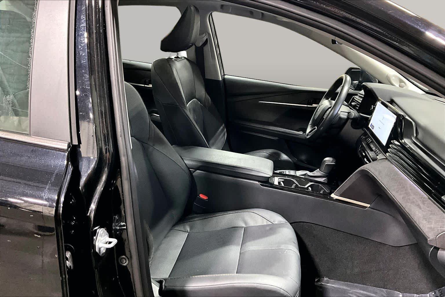 Used 2025 Toyota Camry XLE w/ Premium Package AWD/4WD image 9