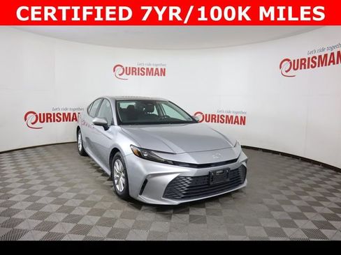 Used 2025 Toyota Camry LE image 13
