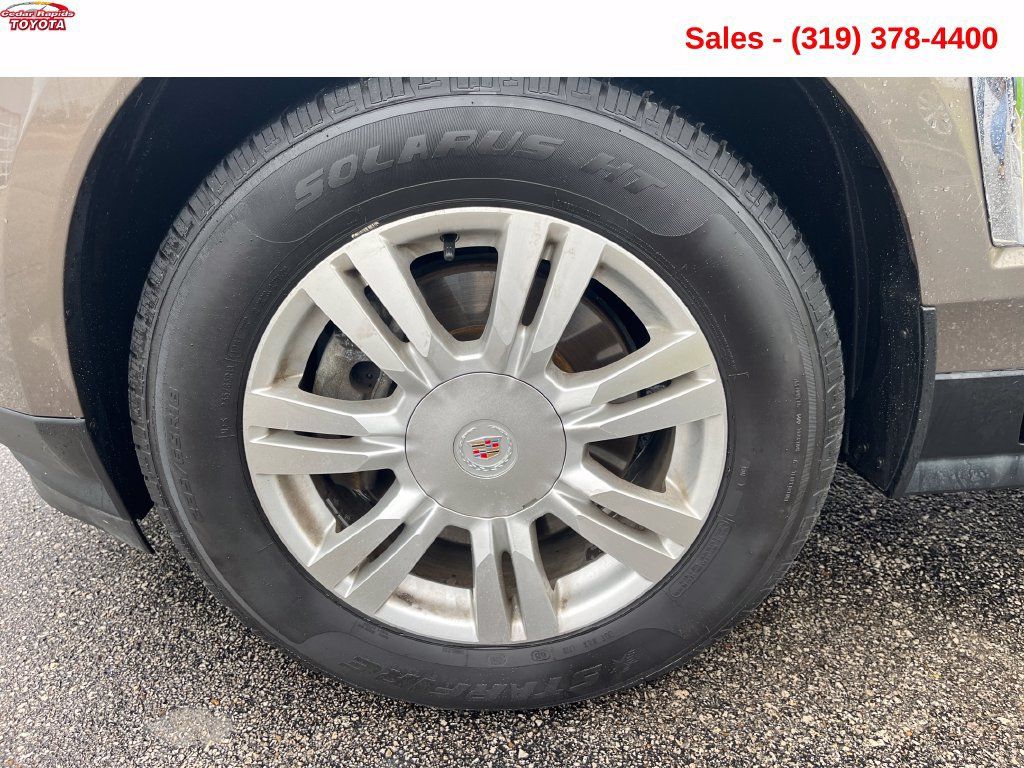 Used 2015 Cadillac SRX Luxury w/ Driver Awareness Package FWD image 12