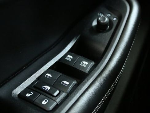 Used 2024 Jeep Grand Cherokee Altitude AWD/4WD image 17