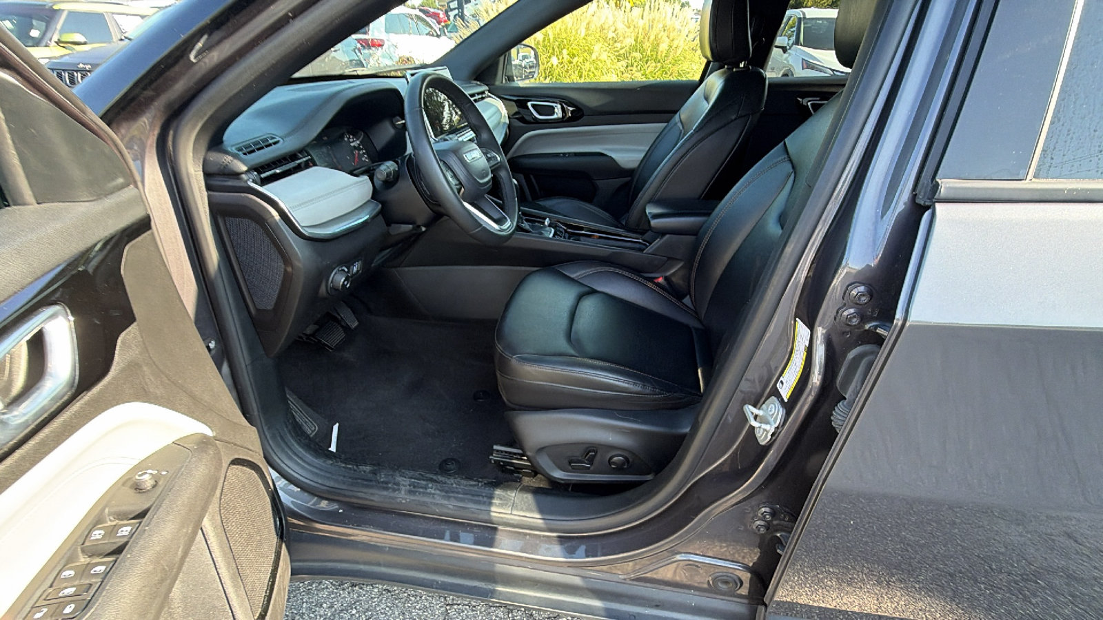 Used 2024 Jeep Compass Limited AWD/4WD image 16