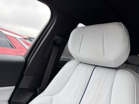 Used 2024 Cadillac Lyriq Luxury image 21