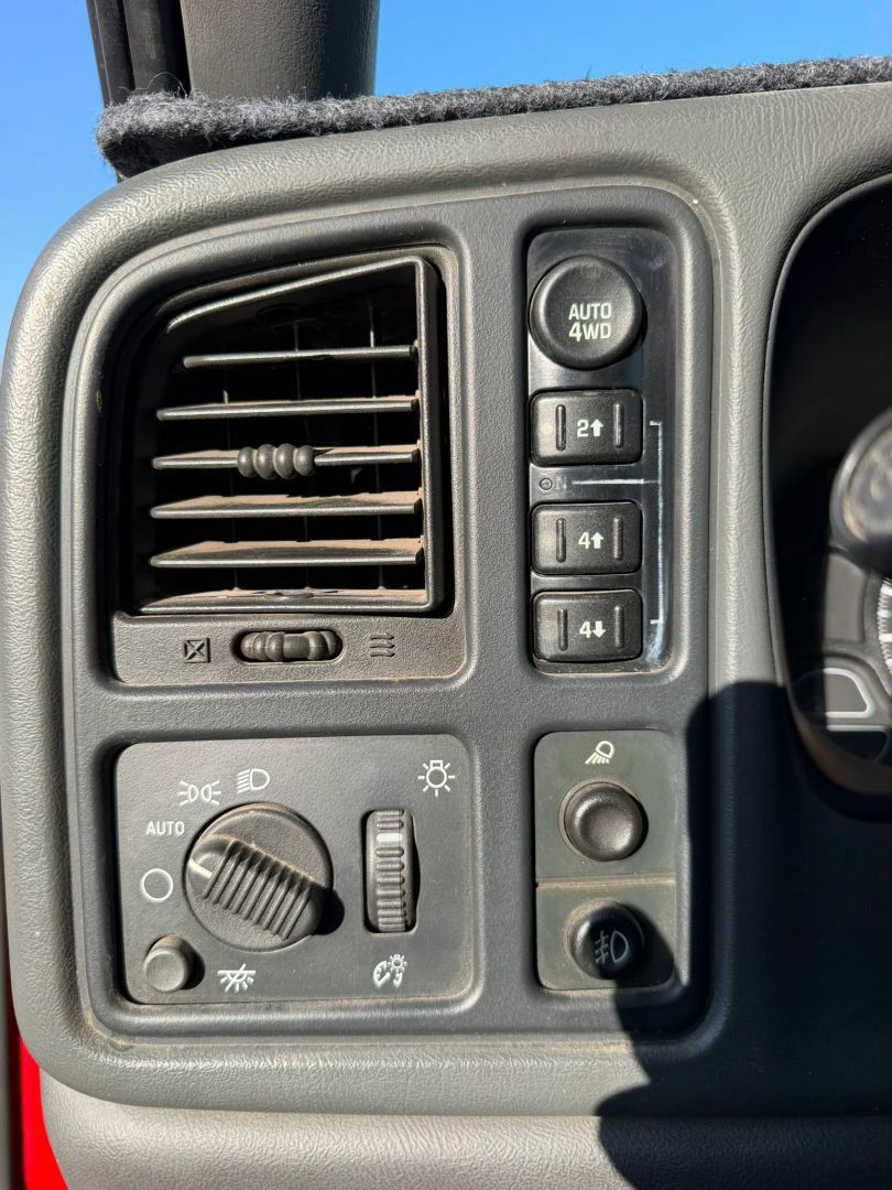 Used 2006 GMC Sierra 1500 SLE w/ Light Duty Power Package AWD/4WD image 24