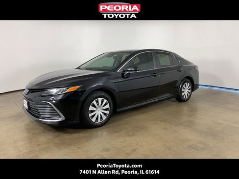 Used 2022 Toyota Camry LE FWD image 1