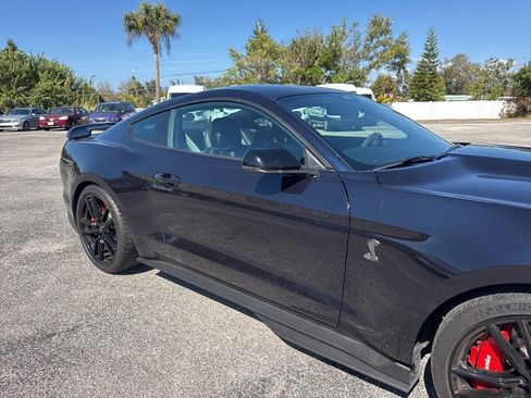 Certified 2021 Ford Mustang Shelby GT500 w/ Technology Package image 10