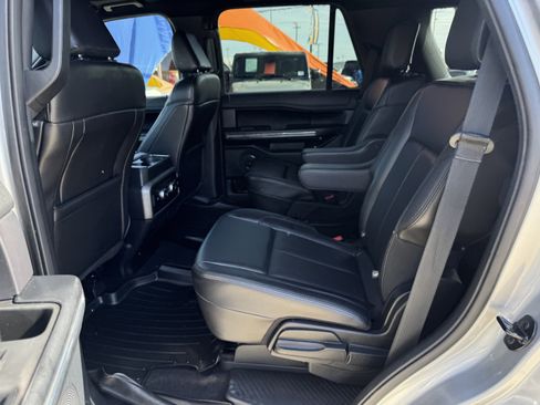 Certified 2021 Ford Expedition XLT image 9