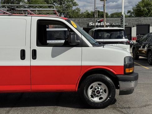 Used 2018 GMC Savana 3500 w/ Driver Convenience Package RWD image 15