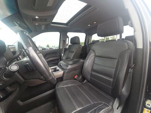 Used 2017 GMC Sierra 2500 Denali w/ Duramax Plus Package AWD/4WD image 23