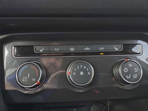 Used 2024 Volkswagen Tiguan Wolfsburg Edition image 26