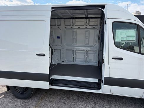 New 2025 Mercedes-Benz Sprinter 2500 image 8