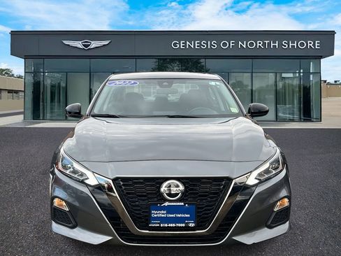 Used 2022 Nissan Altima 2.5 SR image 2