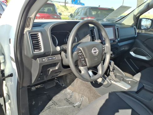 Used 2022 Nissan Frontier SV image 14