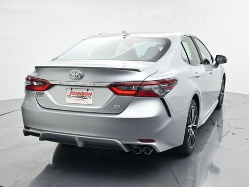 Used 2024 Toyota Camry SE FWD image 6