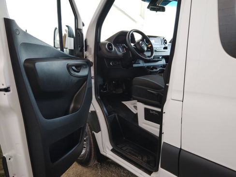 Used 2026 Mercedes-Benz Sprinter 2500 image 18