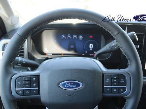 New 2026 Ford F250 Lariat w/ Black Appearance Package AWD/4WD image 18