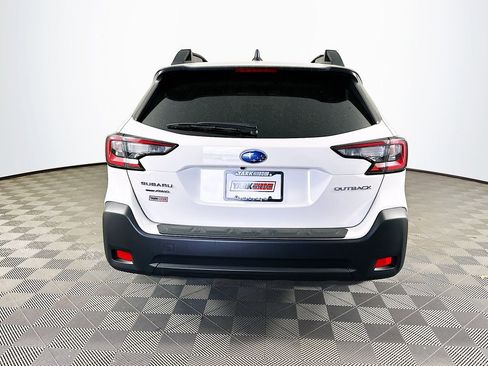 Used 2025 Subaru Outback Premium AWD/4WD image 9