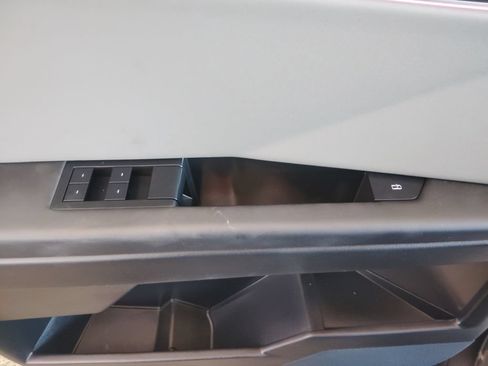 Used 2026 Tesla Cybertruck 2WD Crew Cab image 23