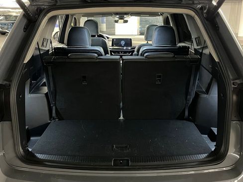 Used 2025 Volkswagen Atlas SEL Premium R-Line image 40