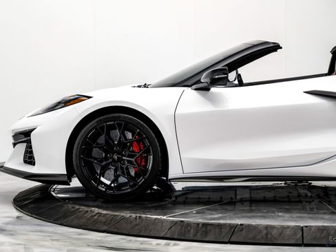 Used 2026 Chevrolet Corvette ZR1 w/ Stealth Interior Trim Package RWD image 10