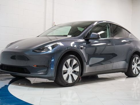 Used 2023 Tesla Model Y Long Range AWD/4WD image 4