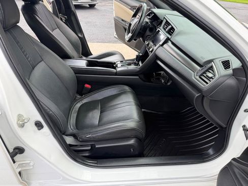 Used 2018 Honda Civic Sport image 8