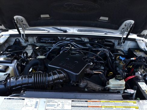 Used 2002 Ford Explorer Sport Trac 4x4 image 16