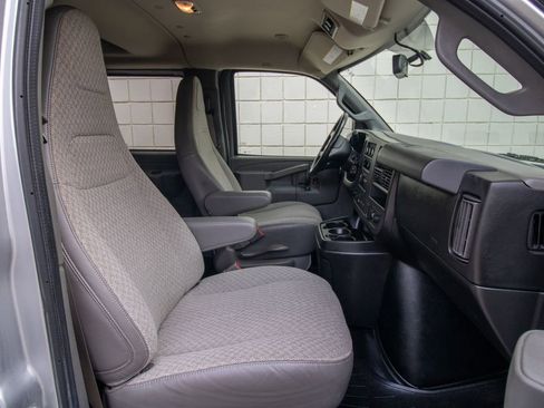 Used 2017 Chevrolet Express 3500 LT w/ LT Preferred Equipment Group image 15