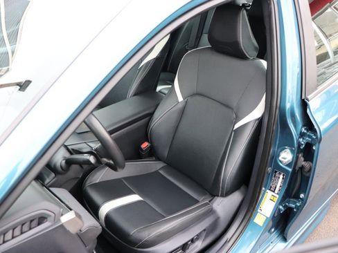 Used 2025 Toyota Camry SE image 11