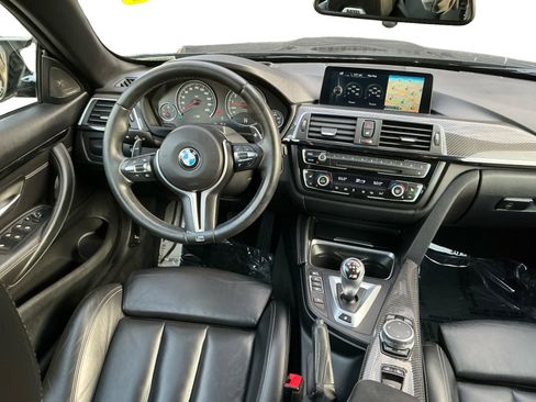 Used 2016 BMW M4 Convertible image 12