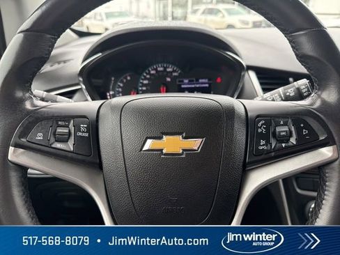 Used 2020 Chevrolet Trax LT w/ LT Convenience Package image 24