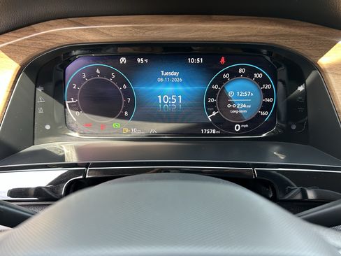 Used 2024 Volkswagen Atlas SE FWD image 26