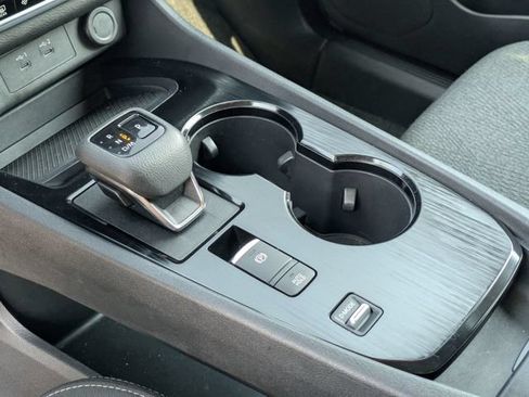 Used 2024 Nissan Rogue SV FWD image 20
