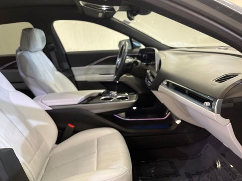 Certified 2024 Cadillac Lyriq Luxury AWD/4WD image 14
