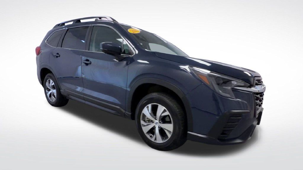 Used 2025 Subaru Ascent Premium AWD/4WD image 2