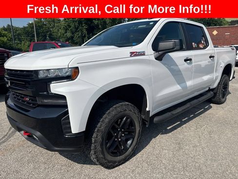 Used 2021 Chevrolet Silverado 1500 LT Trail Boss w/ LPO, Dark Essentials Package AWD/4WD image 3